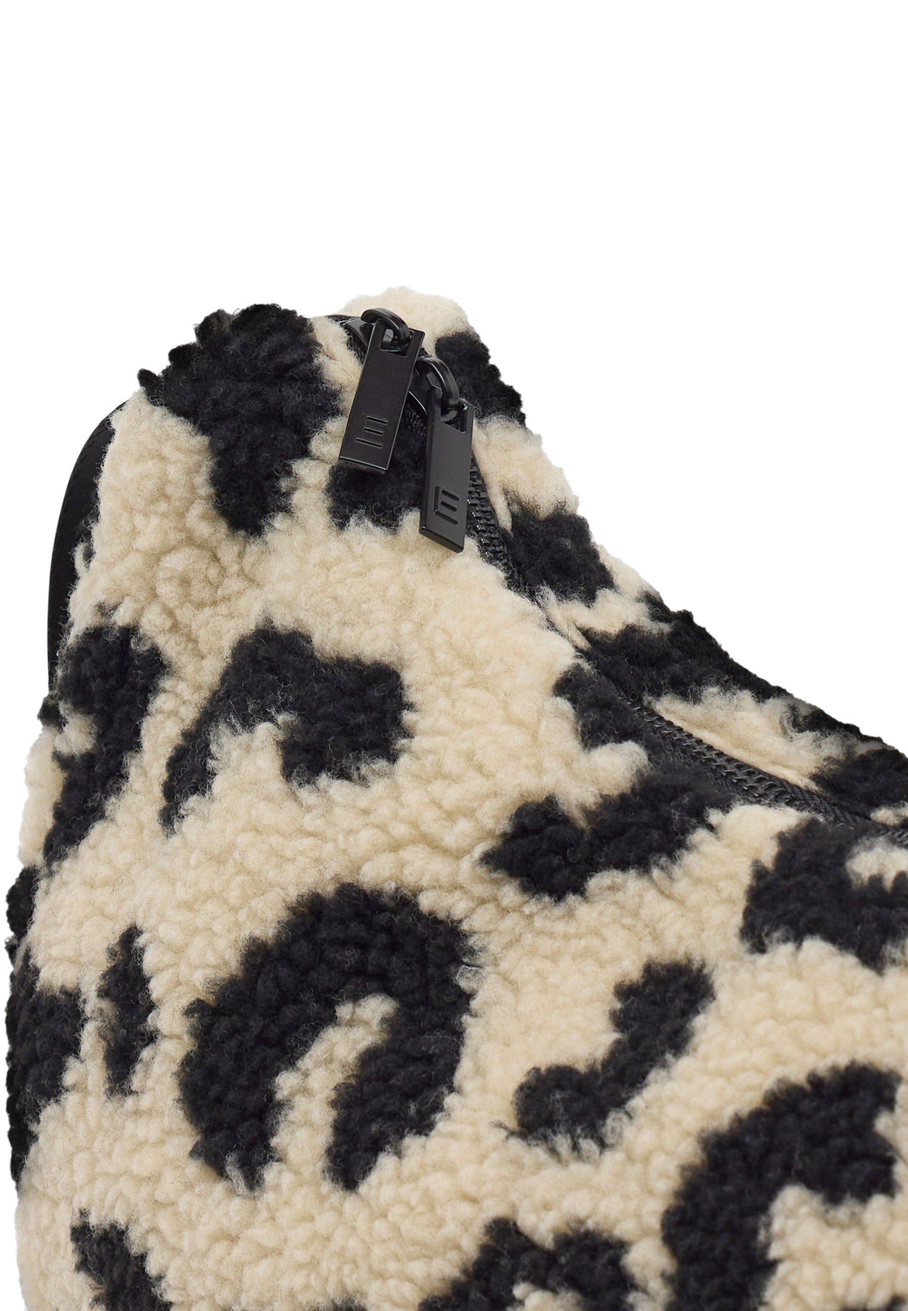 LENI - TEDDY HALF MOON BAG