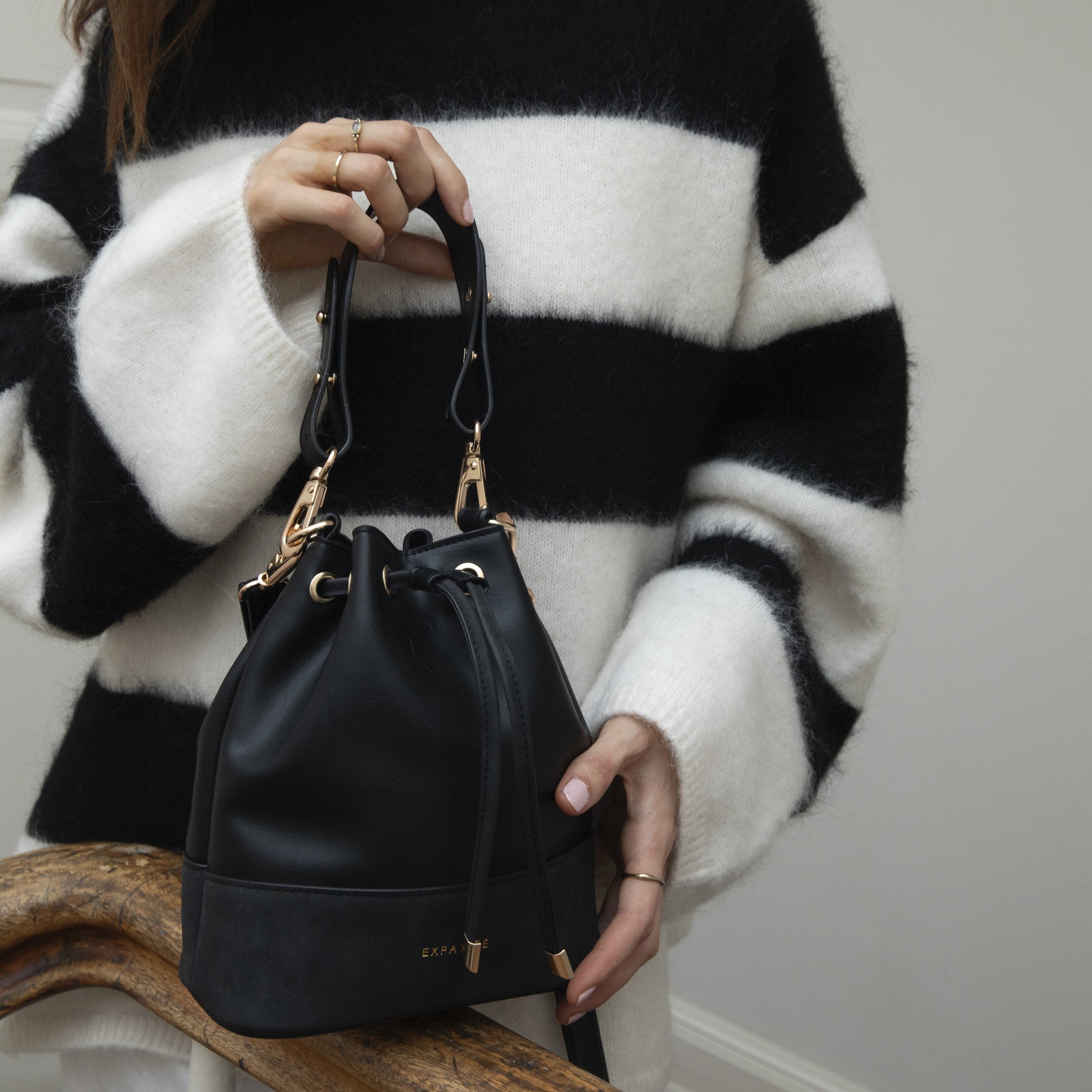 Black bucket handbag online