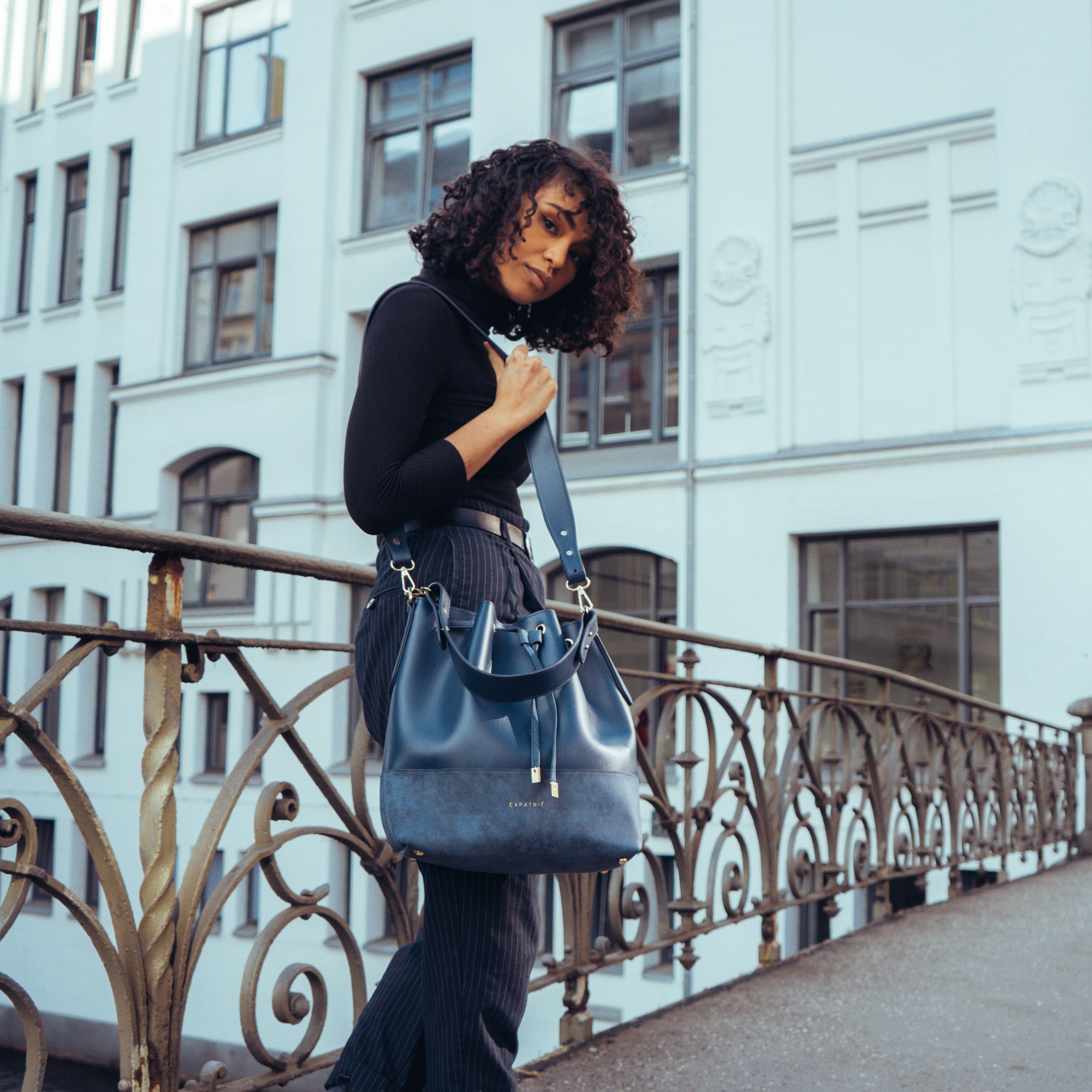 Elegante Bucket Bag für den Alltag. #farbe_blau